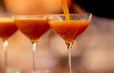Cocktailuri creative la Entree Bar Avi Garden, seară